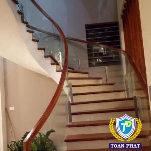 CẦU THANG KÍNH TRỤ INOX 304 27